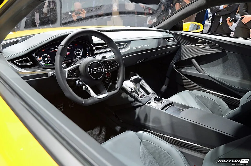Audi Sport Quattro, interior