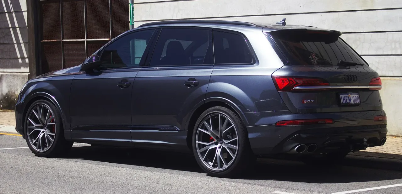 Audi SQ7, rear