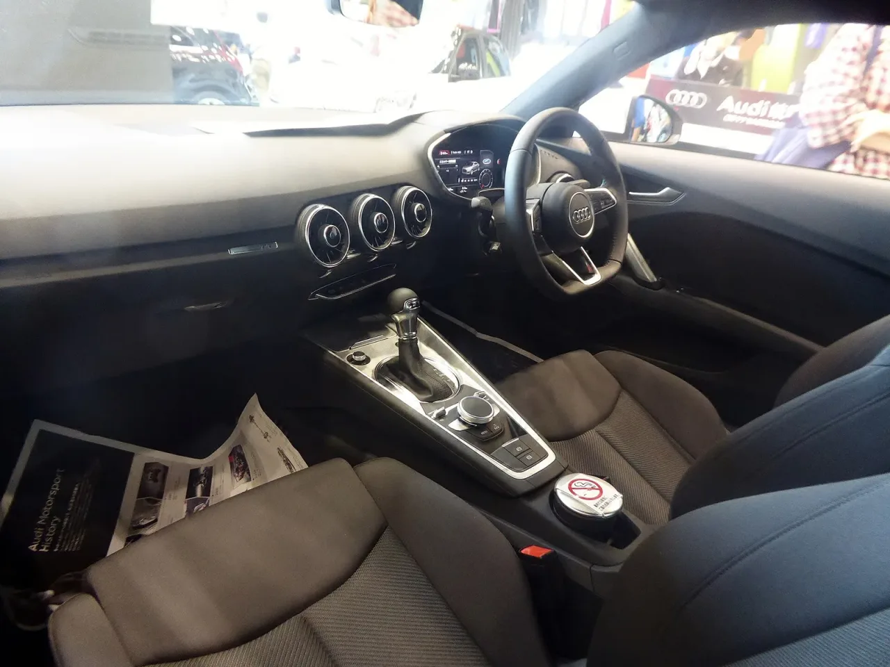 Audi TT, interior