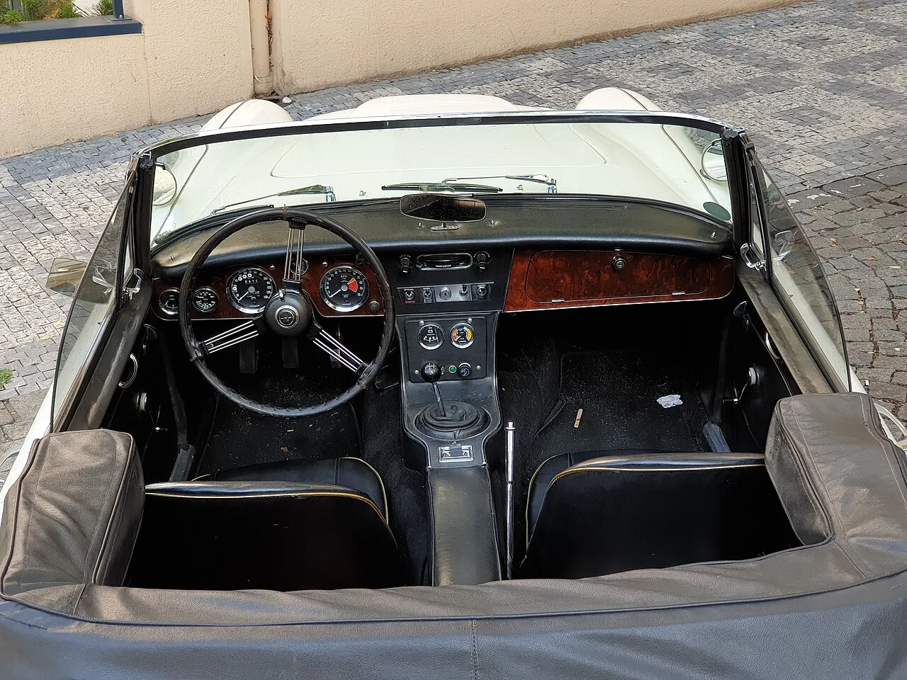 Austin-Healey 3000, interior