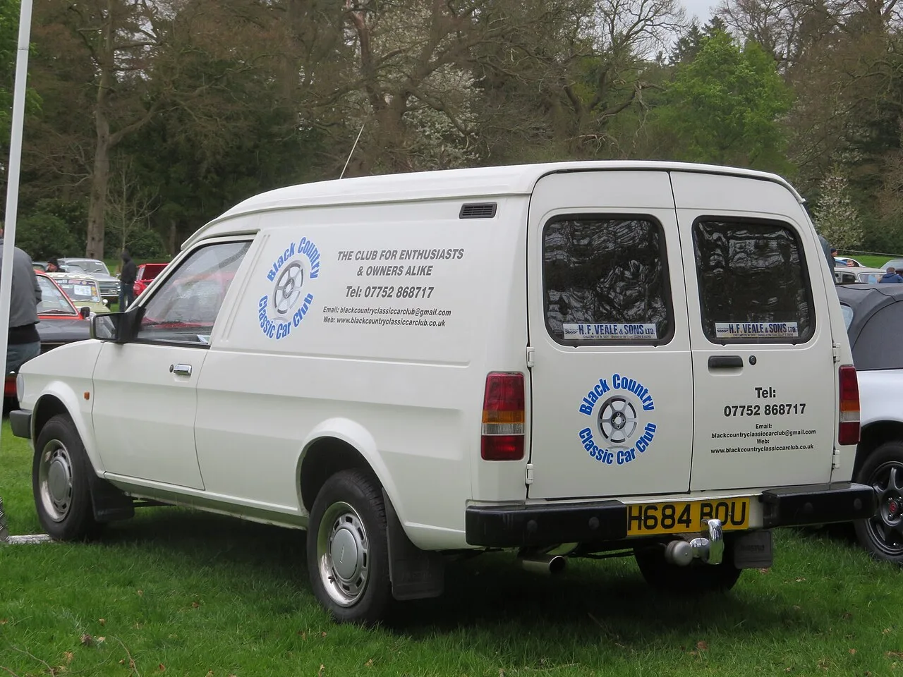 Austin Maestro, rear