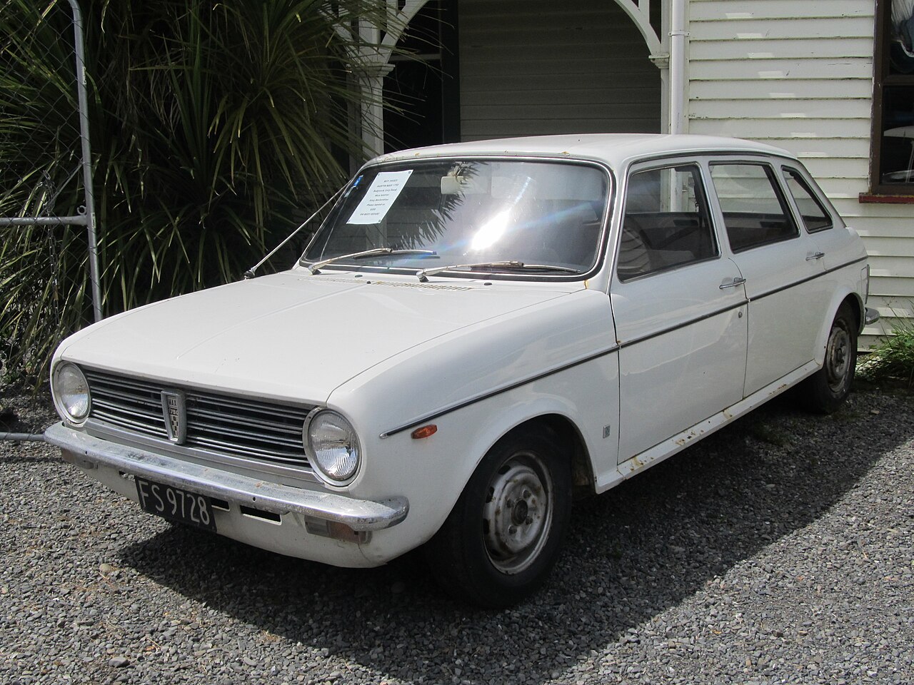 Austin Maxi, rear