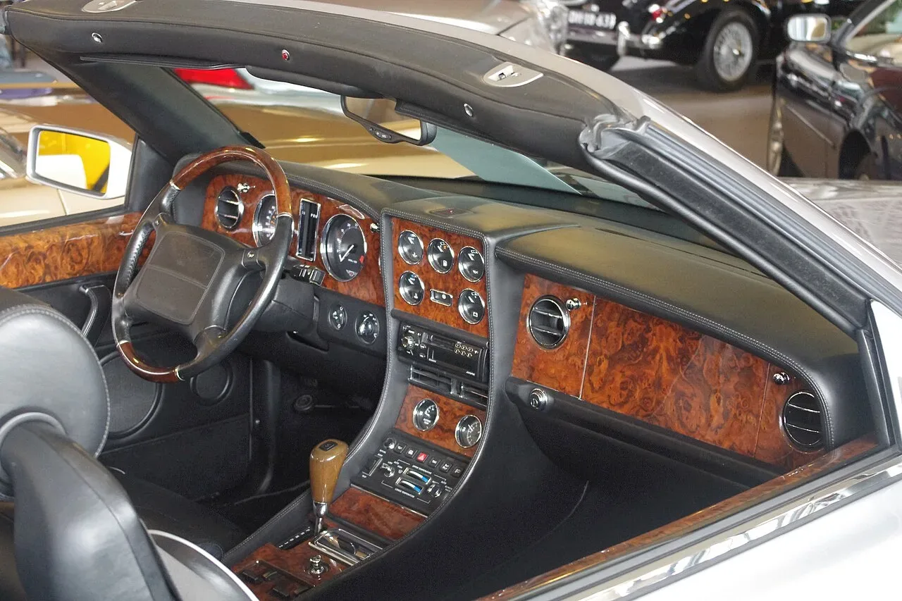 Bentley Azure, interior