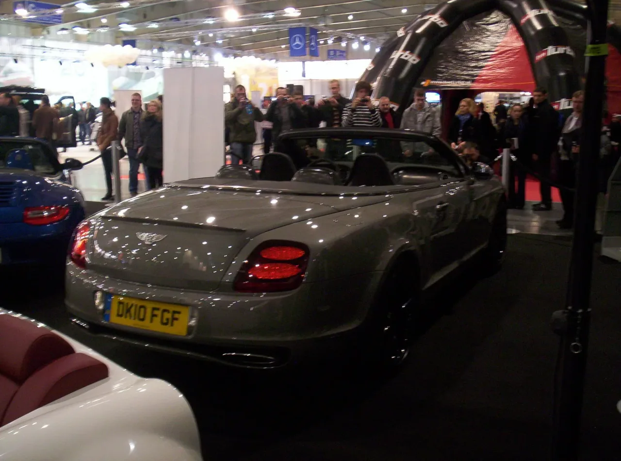 Bentley Continental Supersports Convertible, rear