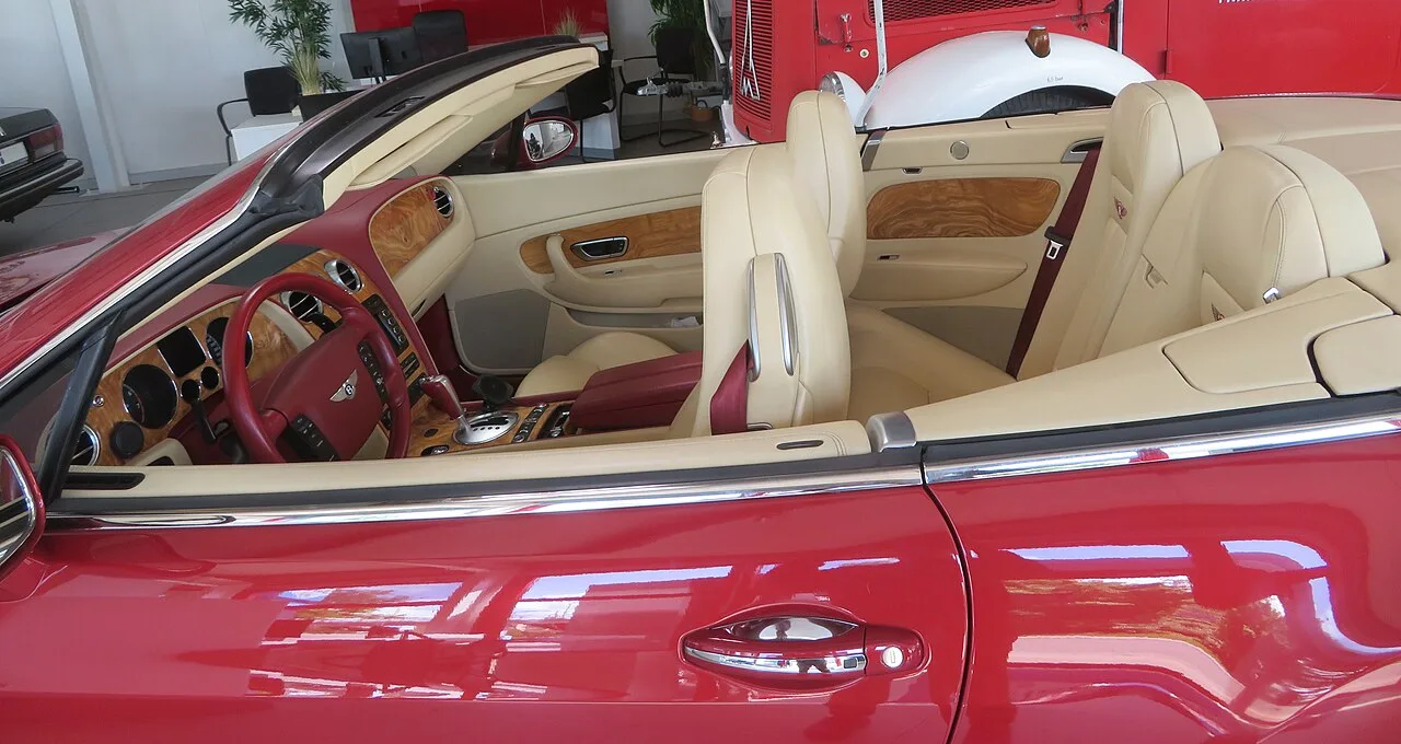 Bentley Continental GT3-R, interior