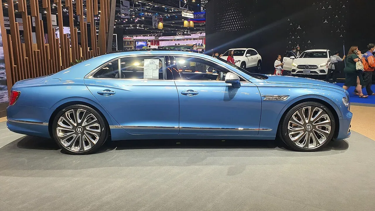 Bentley Flying Spur, side