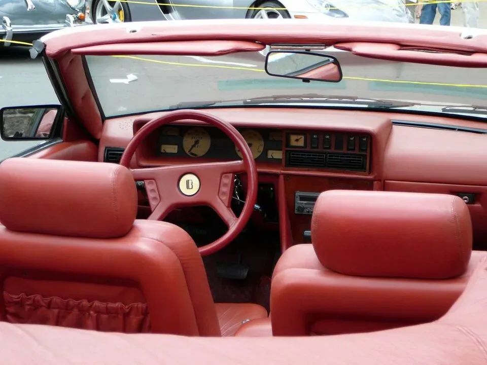 Bitter Gmbh and Co. Kg Bitter SC, interior