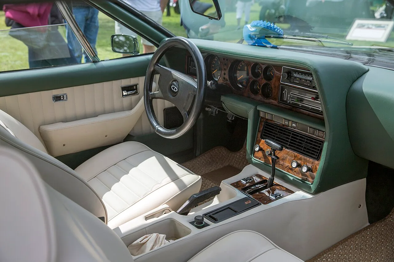 Bitter CD, interior