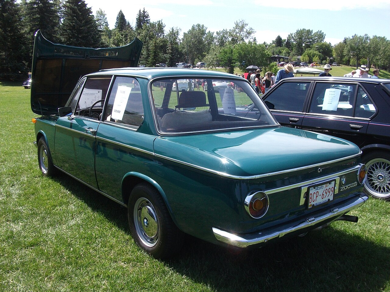 BMW 2002, rear