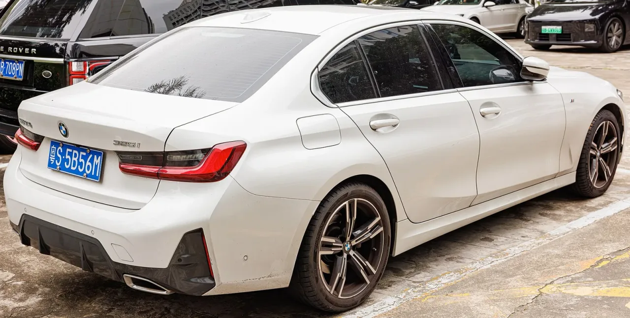 BMW 3 Series, rear