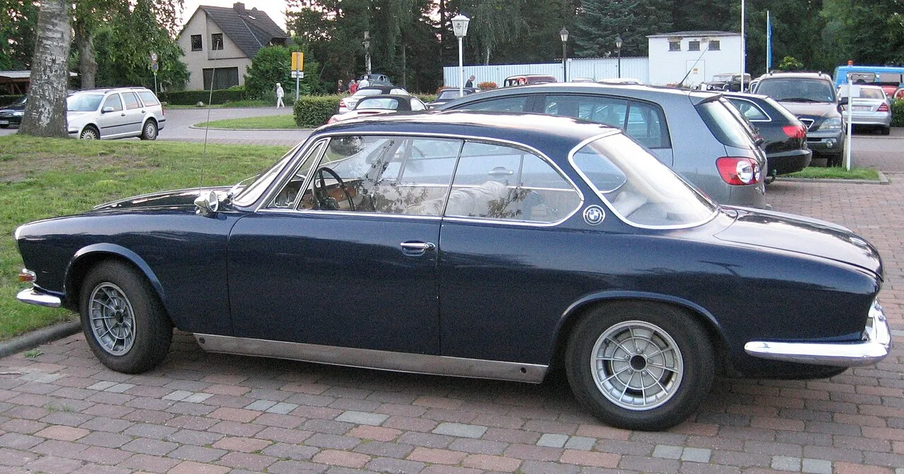 BMW 3200 CS, side