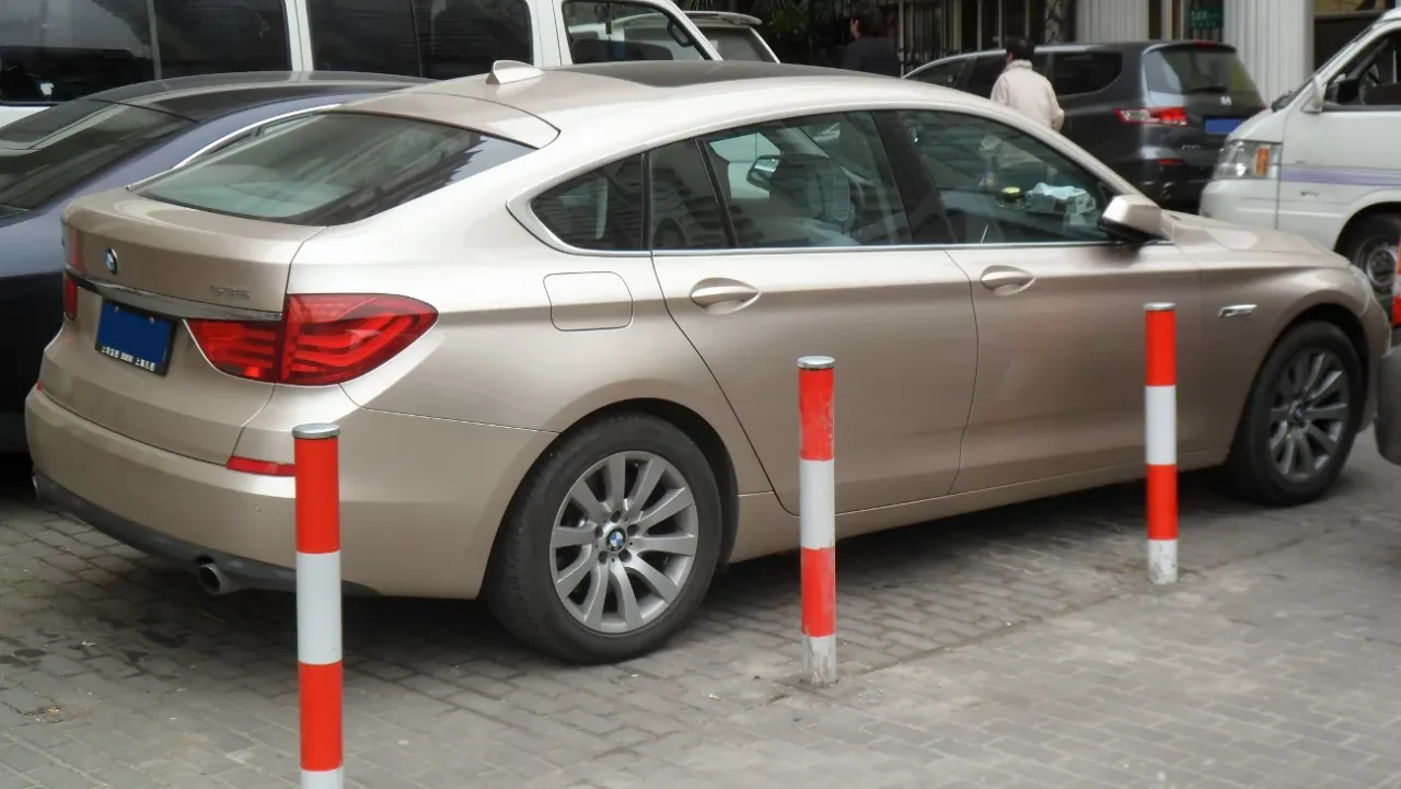 BMW 5 Series, rear