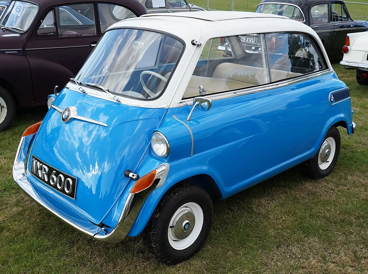 BMW 600, side