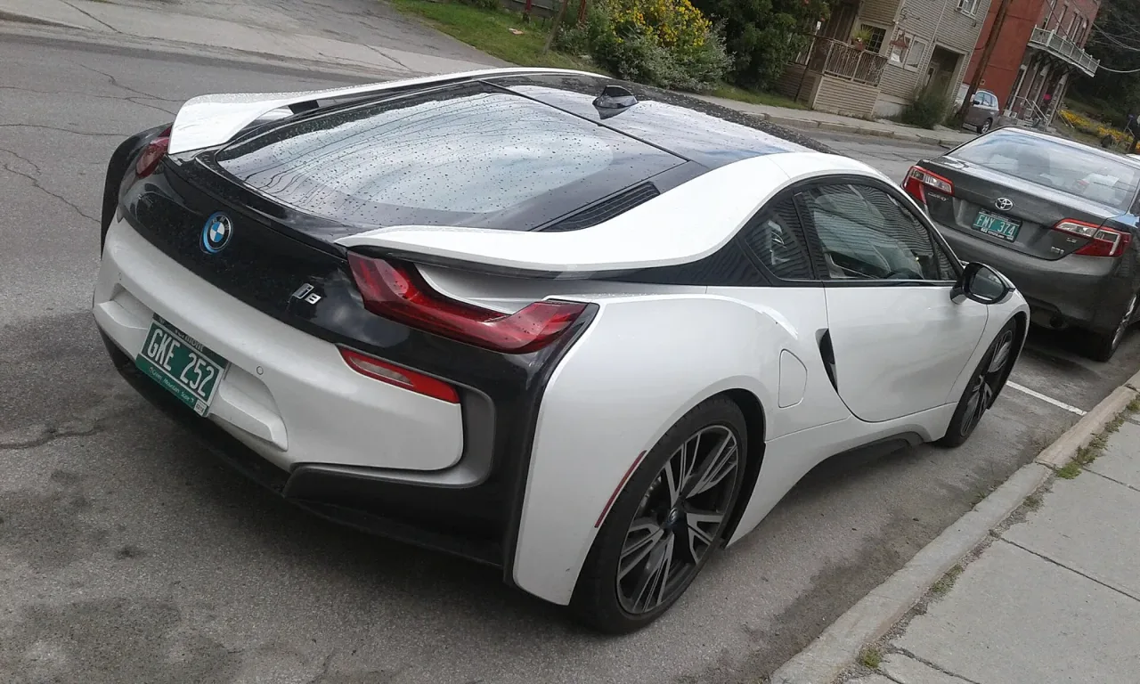 BMW i8, rear
