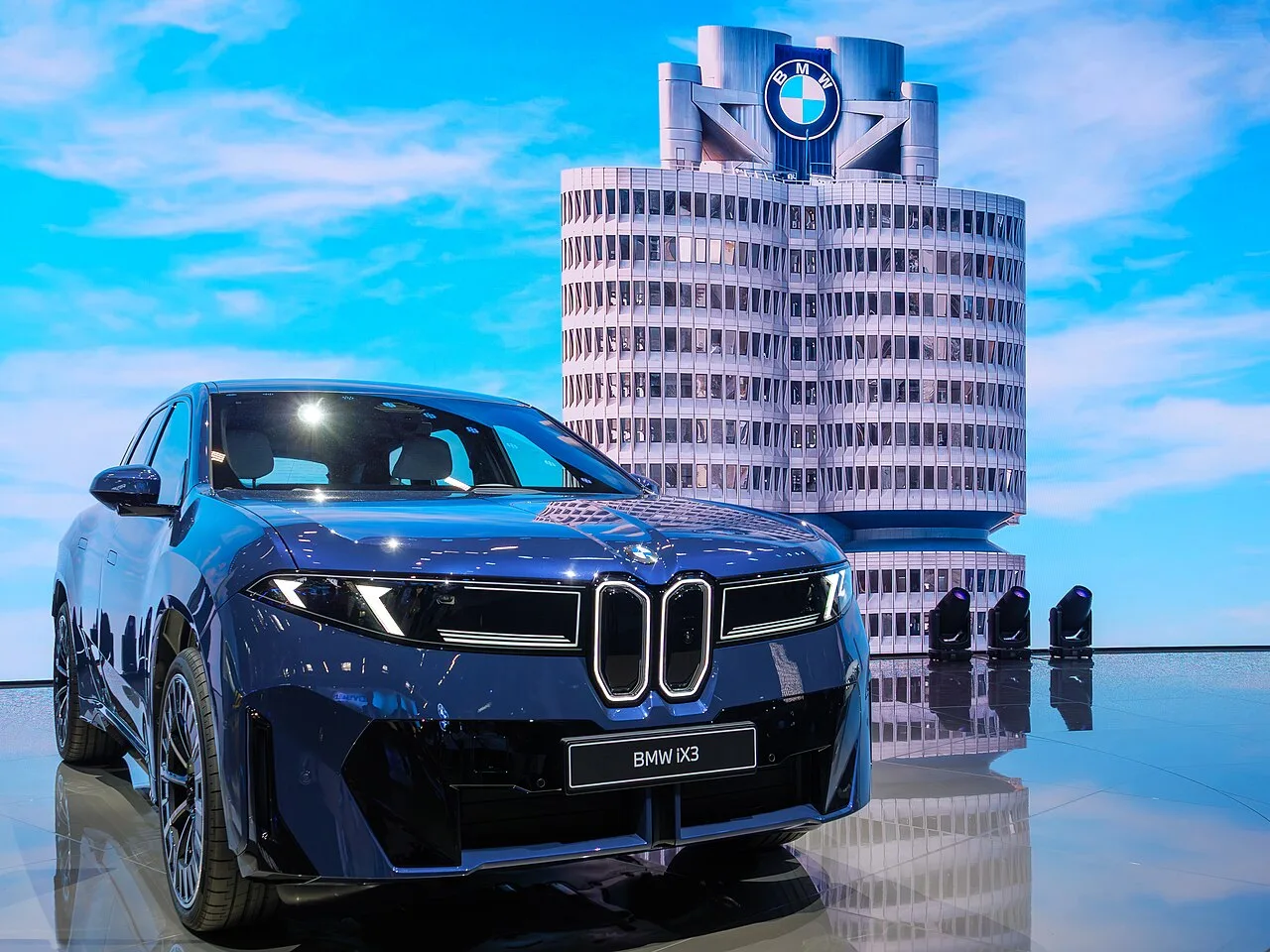 BMW iX3, rear