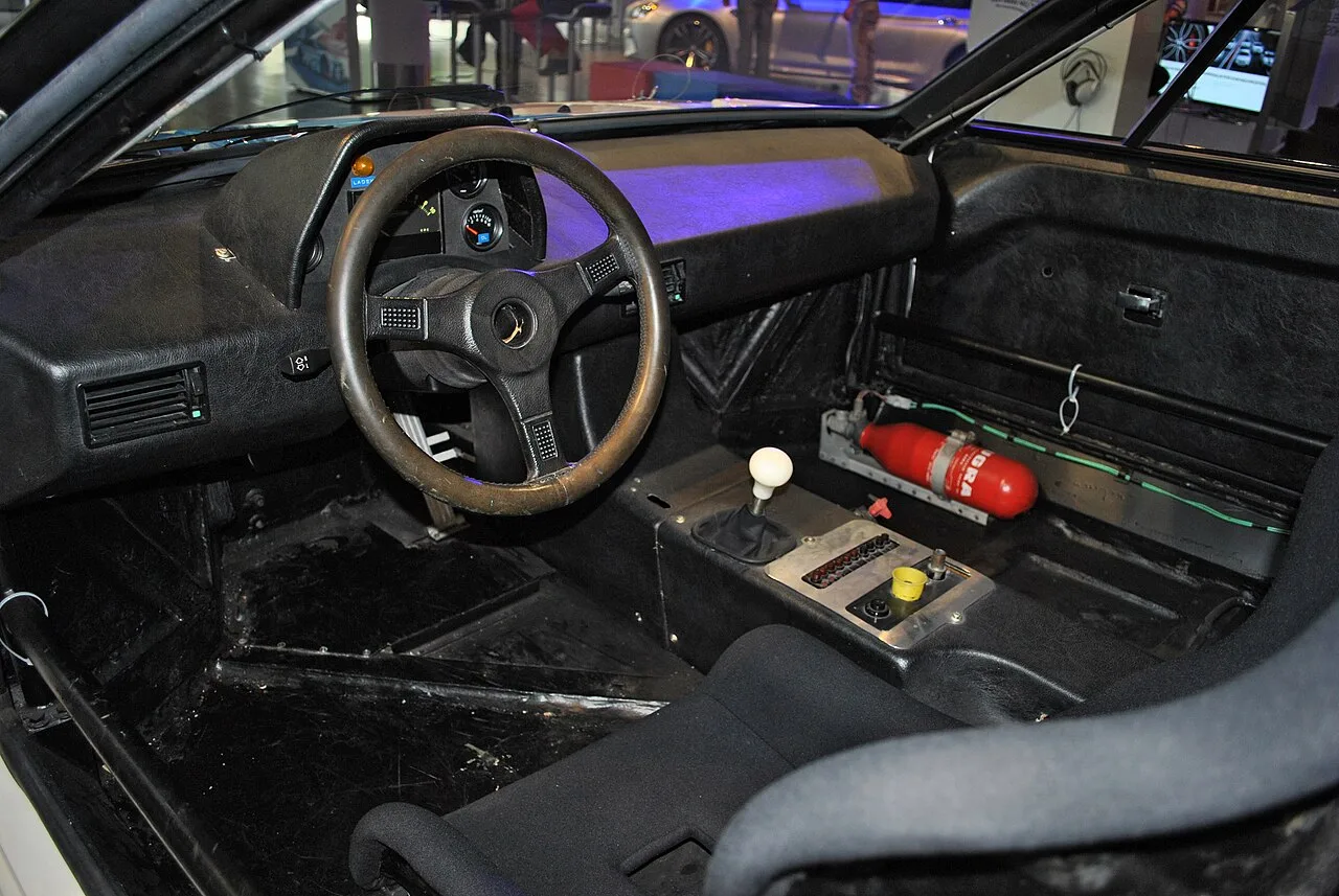 BMW M1, interior