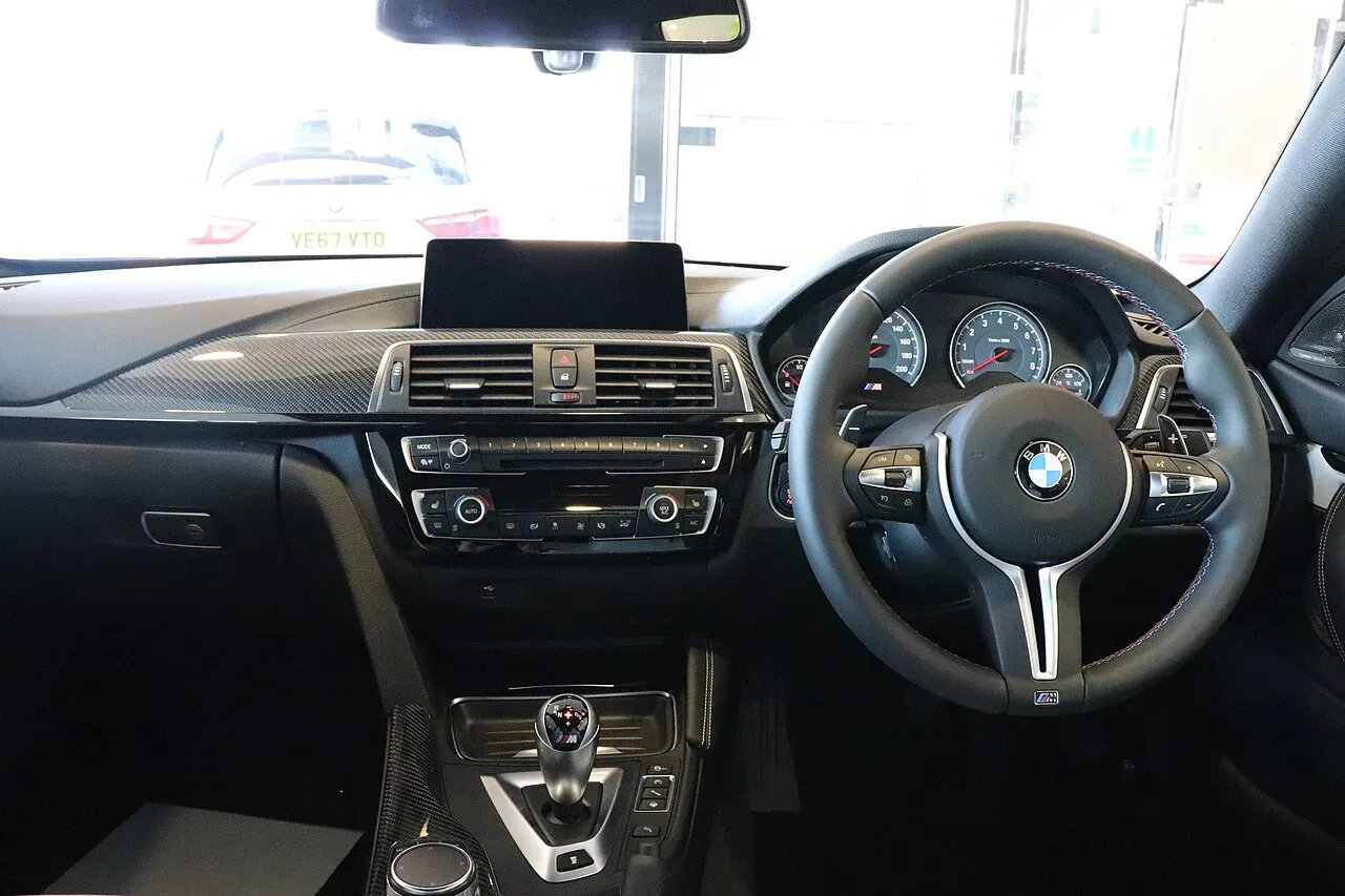 BMW M4, interior