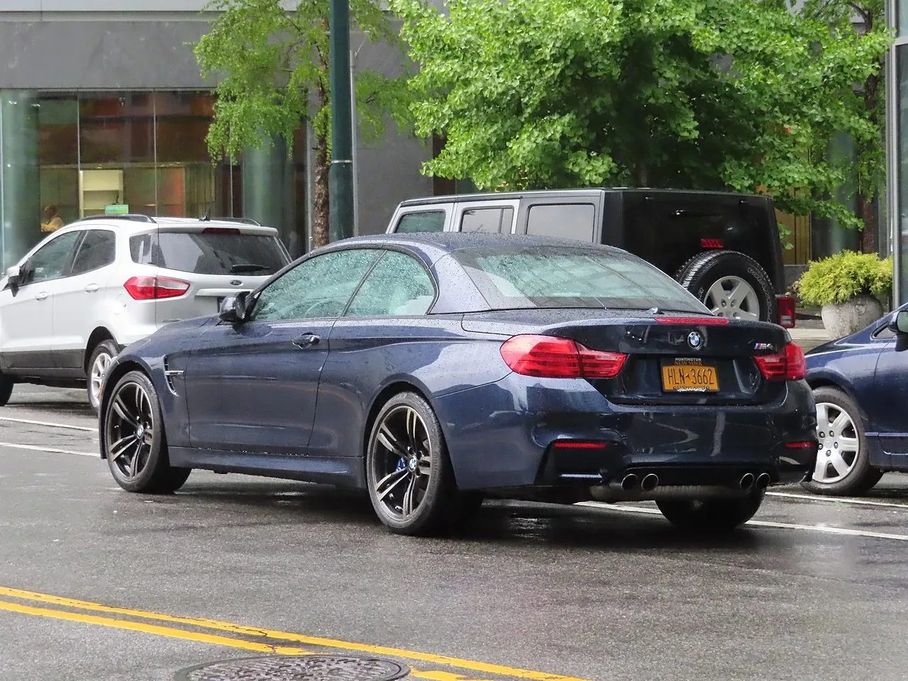 BMW M4, rear