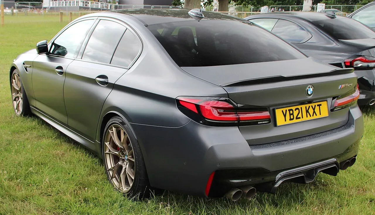 BMW M5, rear