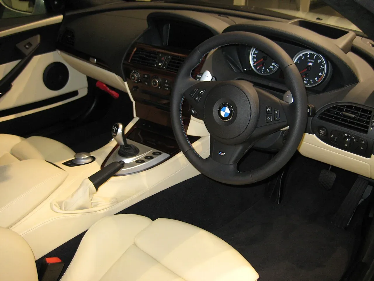 BMW M6, interior