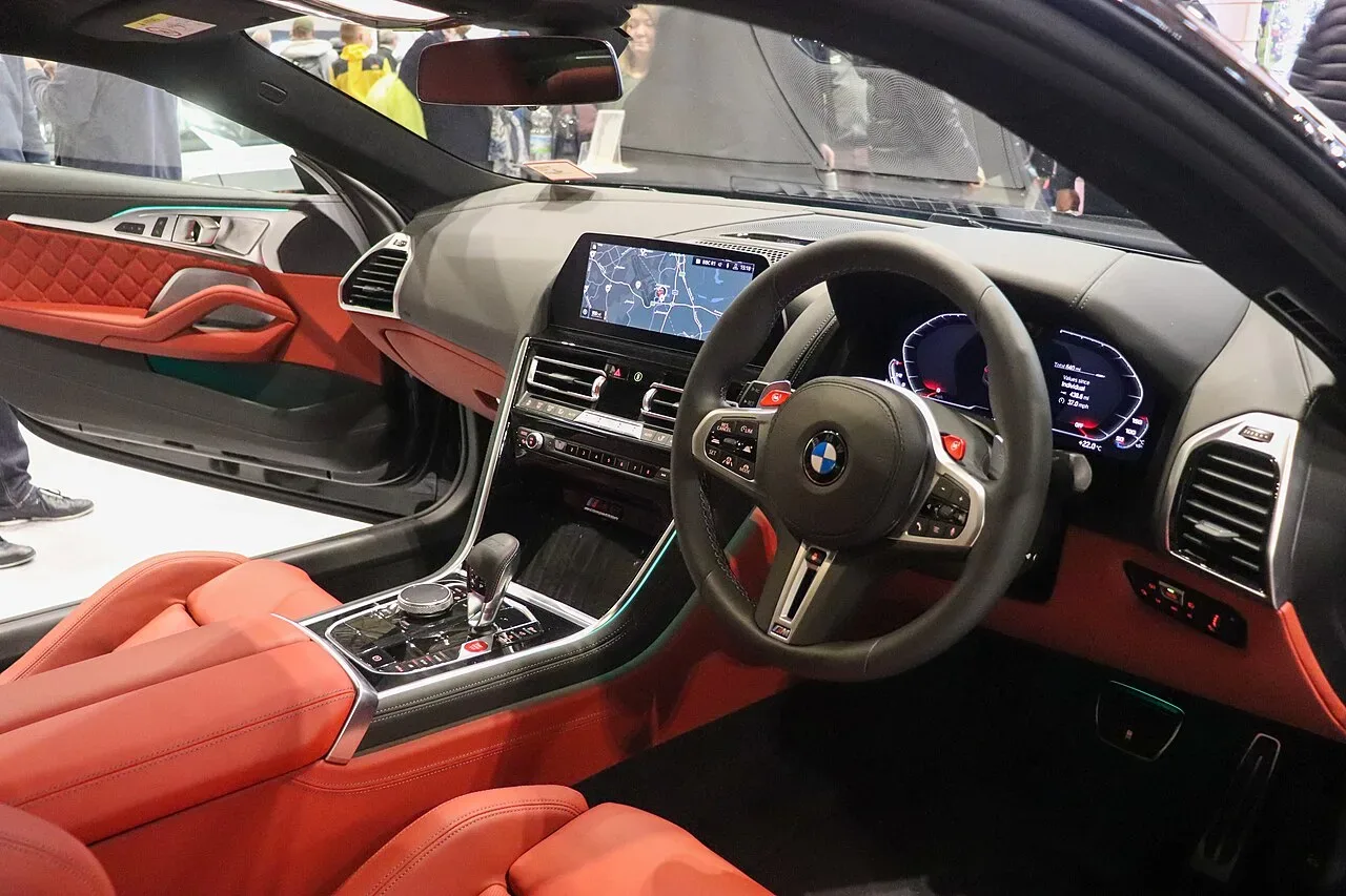 BMW M8, interior