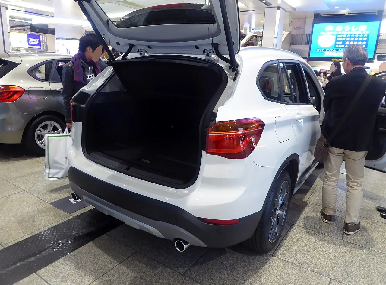 BMW X1, rear