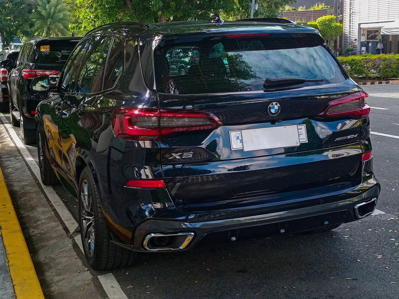 BMW X5, rear