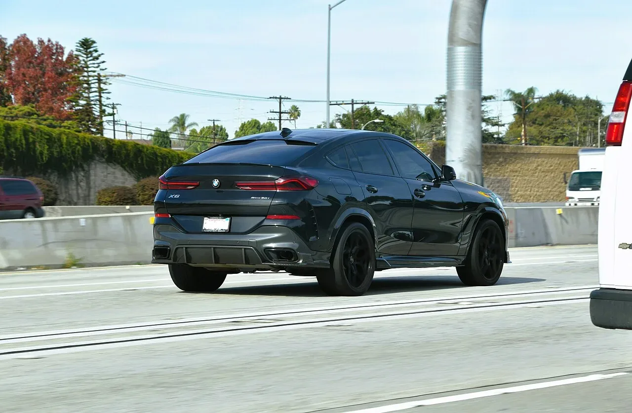 BMW X6, rear