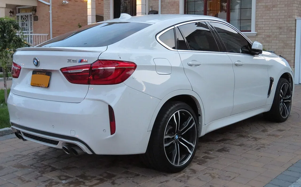 BMW X6, rear