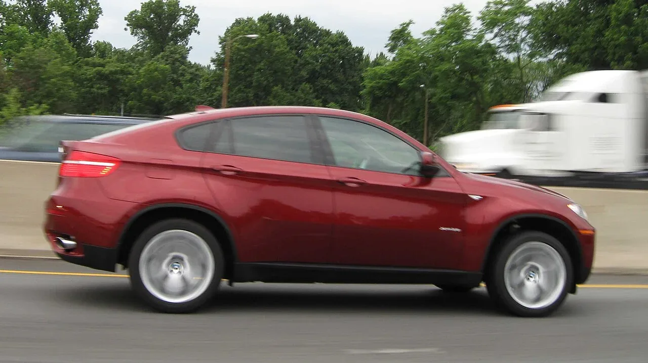 BMW X6, side