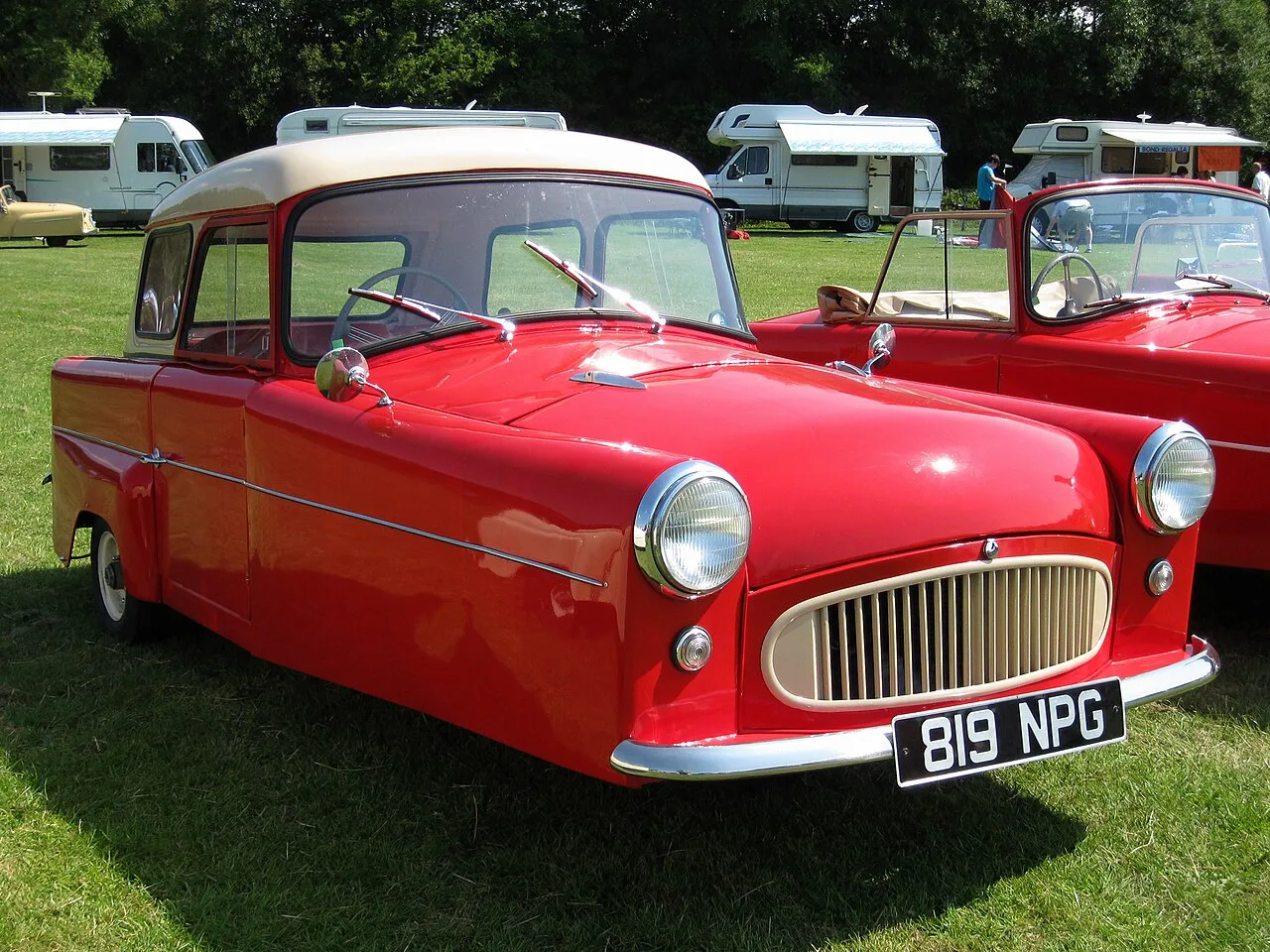 Bond Minicar, side