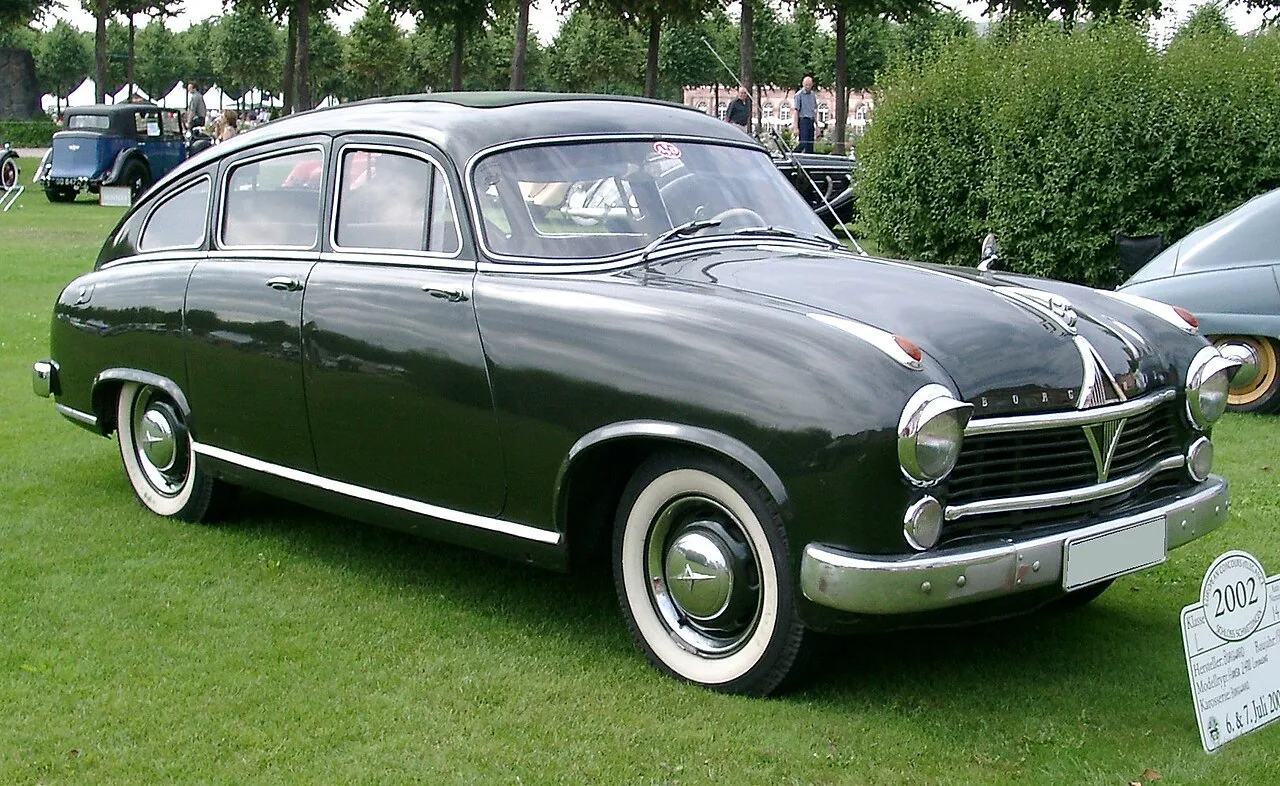 Borgward Hansa 2400 fastback, side