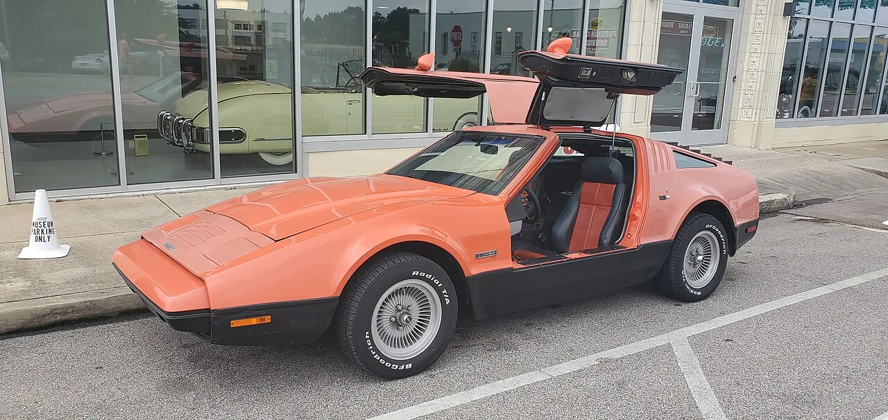 Bricklin SV-1, side