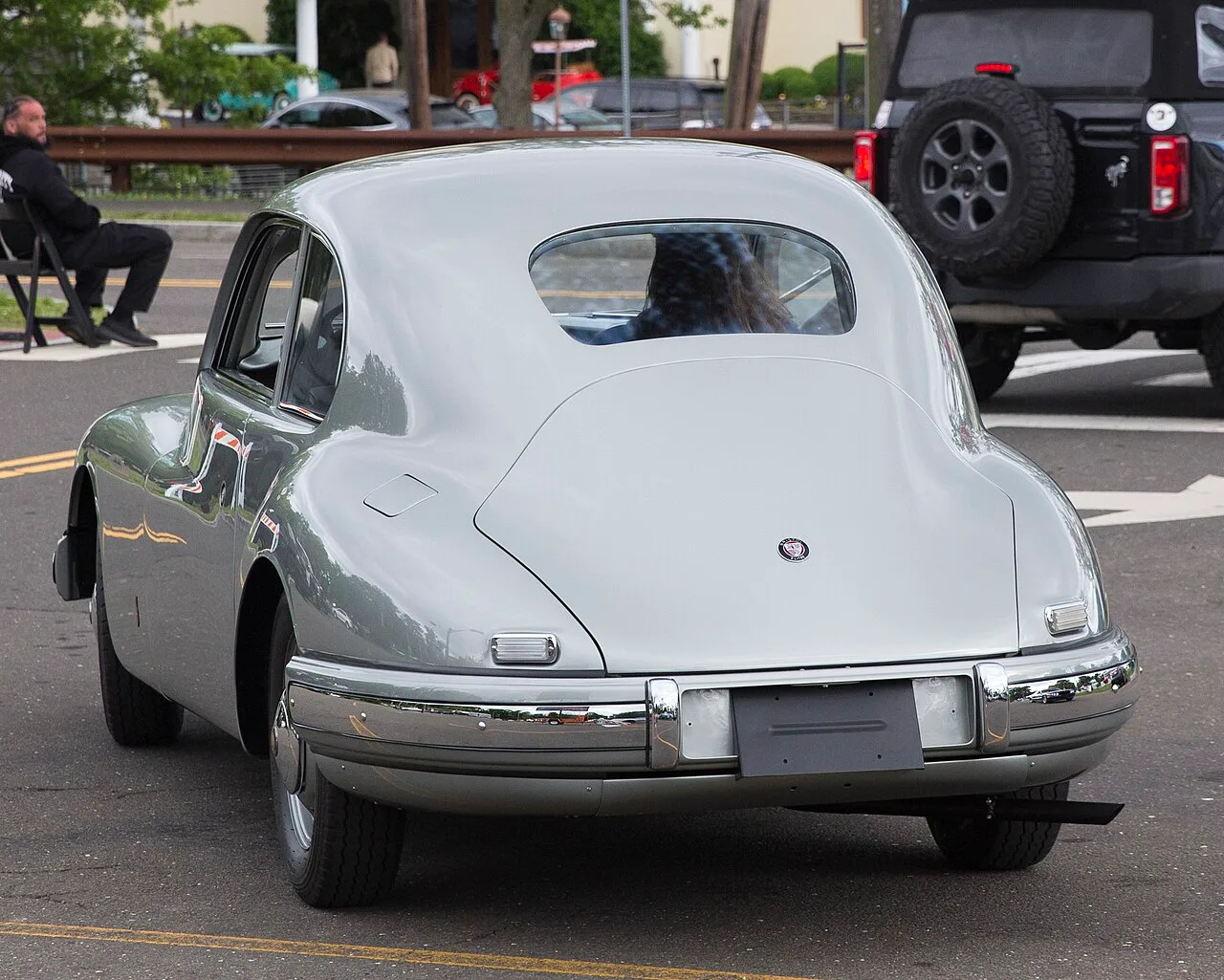 Bristol 401, rear
