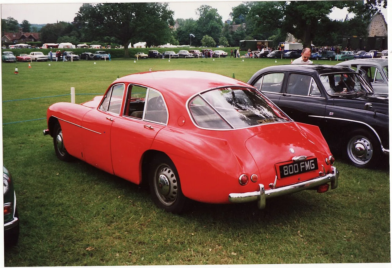 Bristol 405, rear