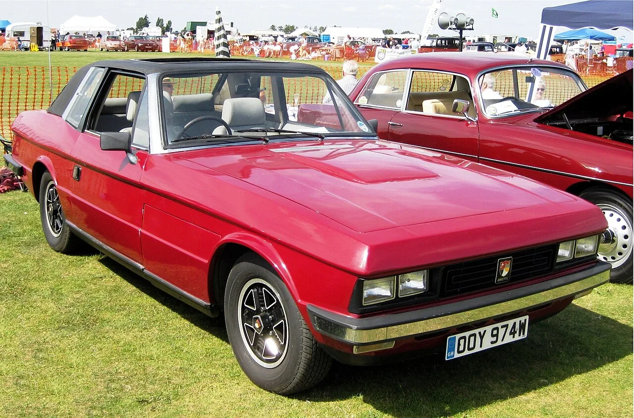 Bristol 412, rear