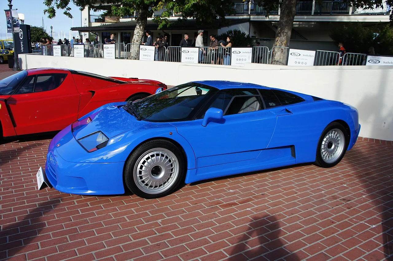 Bugatti EB110, side