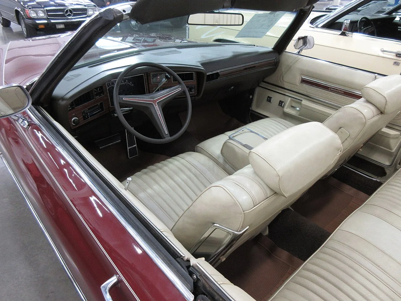 Buick Centurion, interior