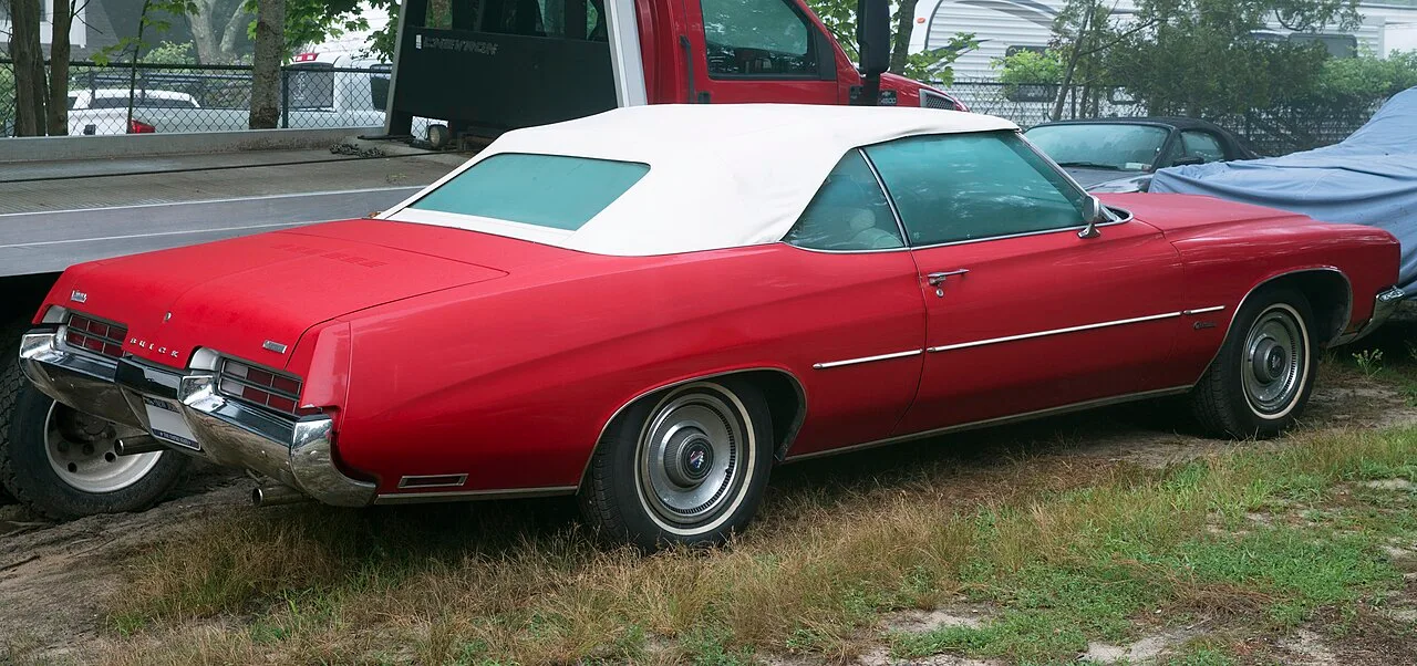 Buick Centurion, rear