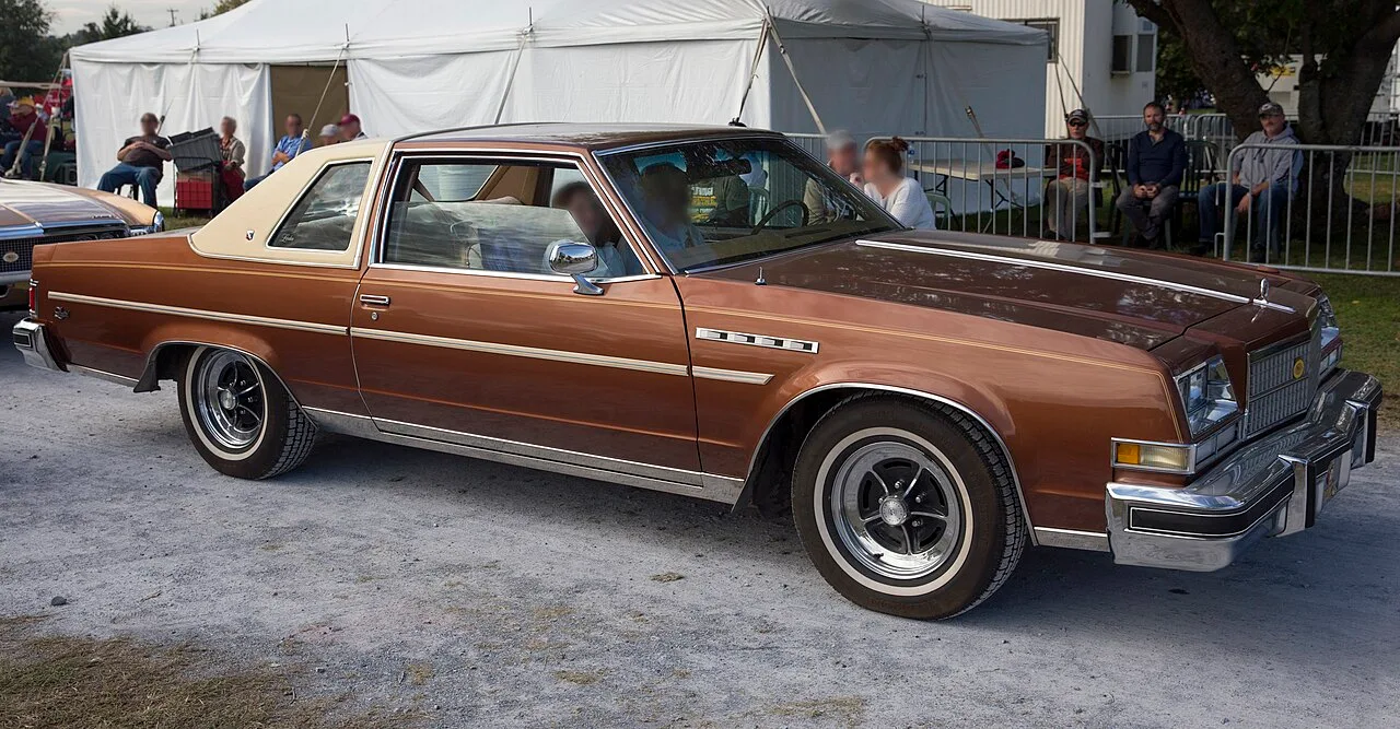 Buick Electra, side
