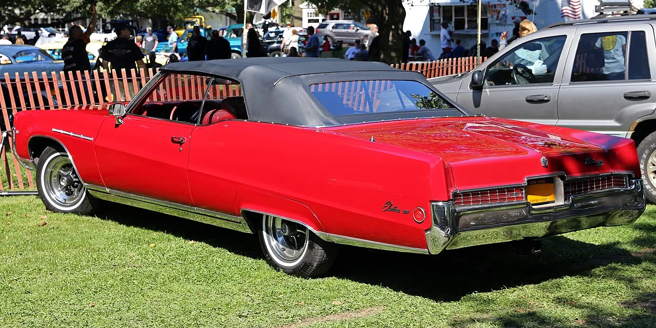 Buick Electra 225, rear