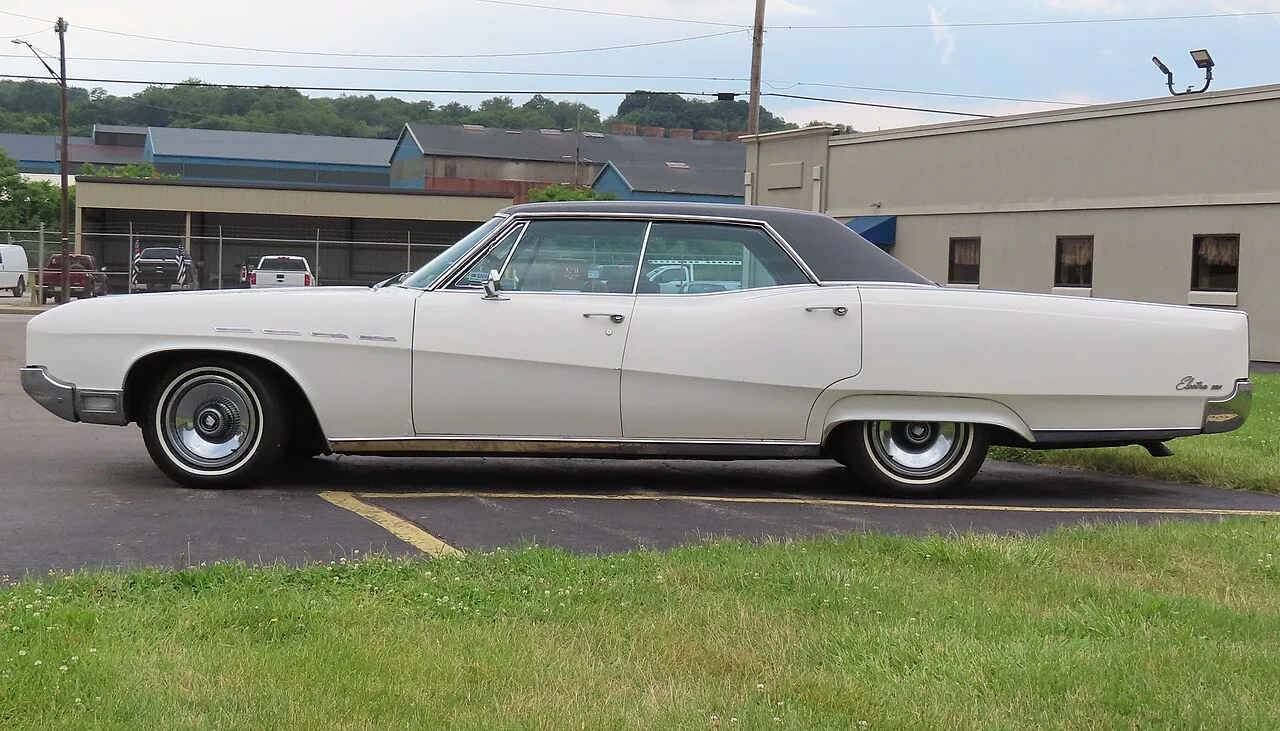 Buick Electra 225, side