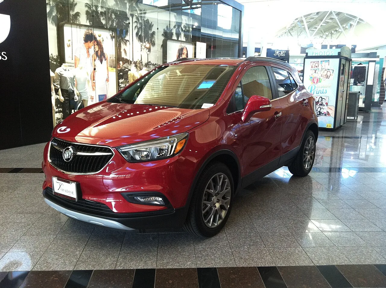 Buick Encore, side