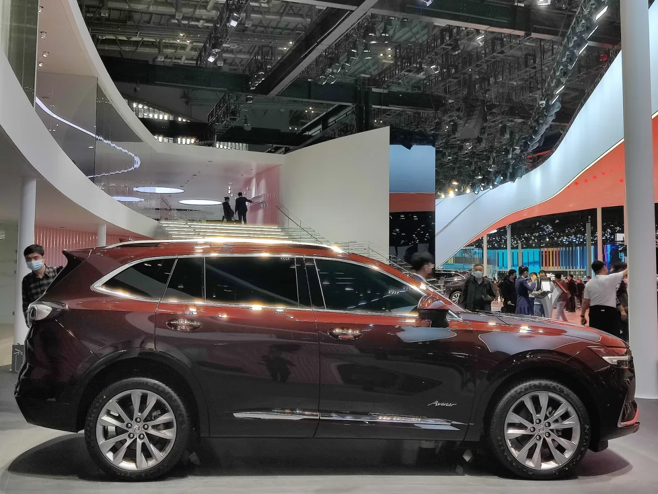 Buick Envision, side