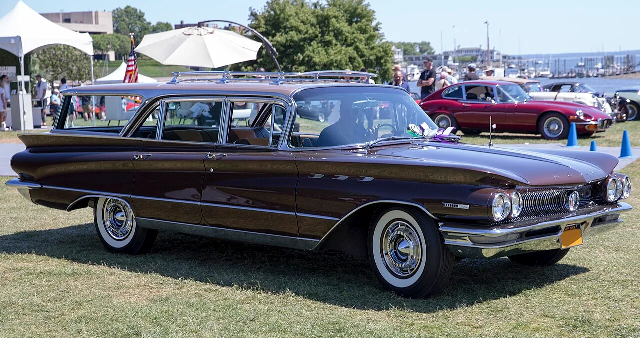 Buick Invicta, side