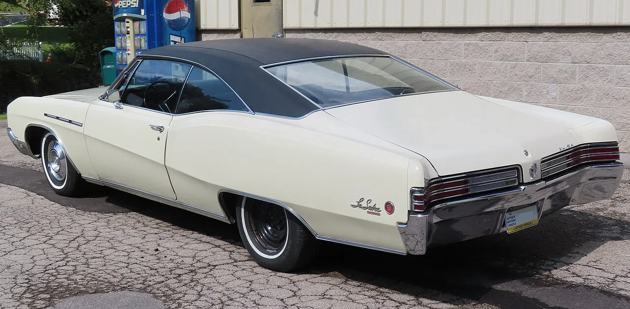 Buick LeSabre 400, rear