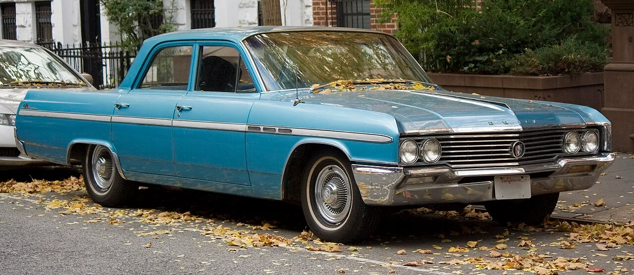 Buick LeSabre, side