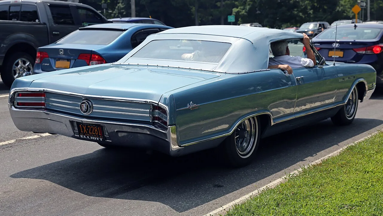 Buick LeSabre, rear