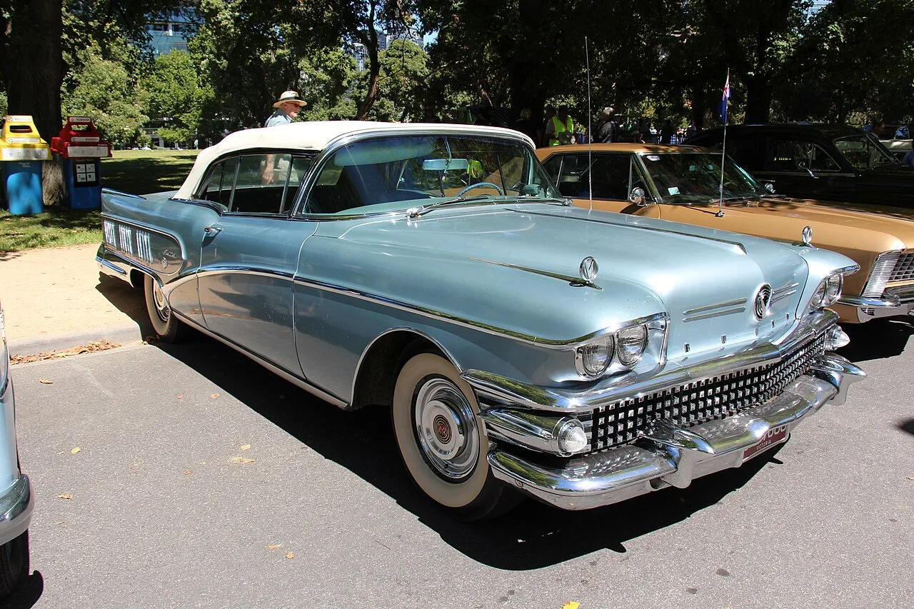 Buick Limited, side