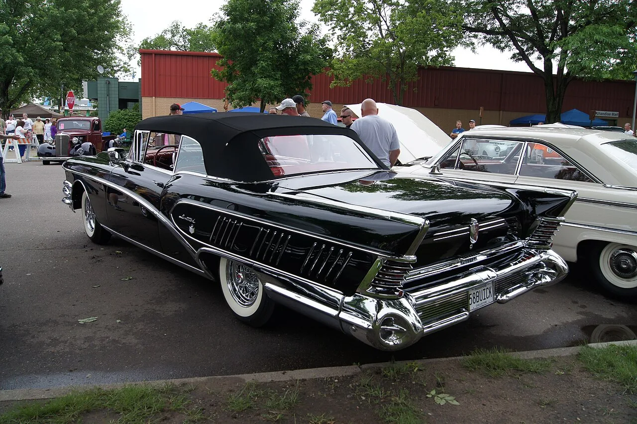 Buick Limited Series 700, rear